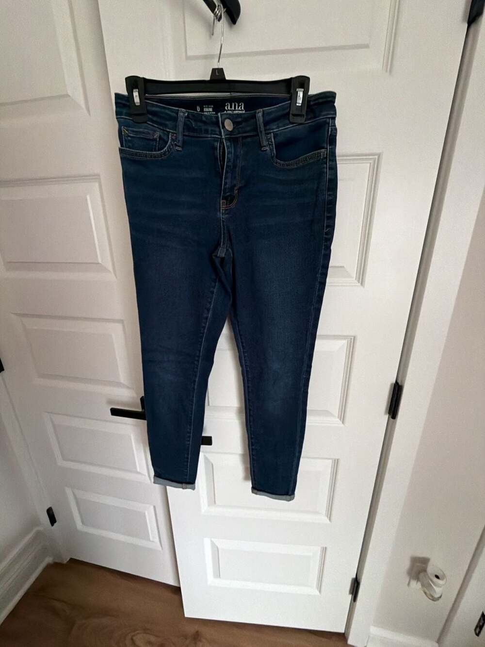 a.n.a a new approach Women's Mid-Rise Jegging Jeans Size 6
